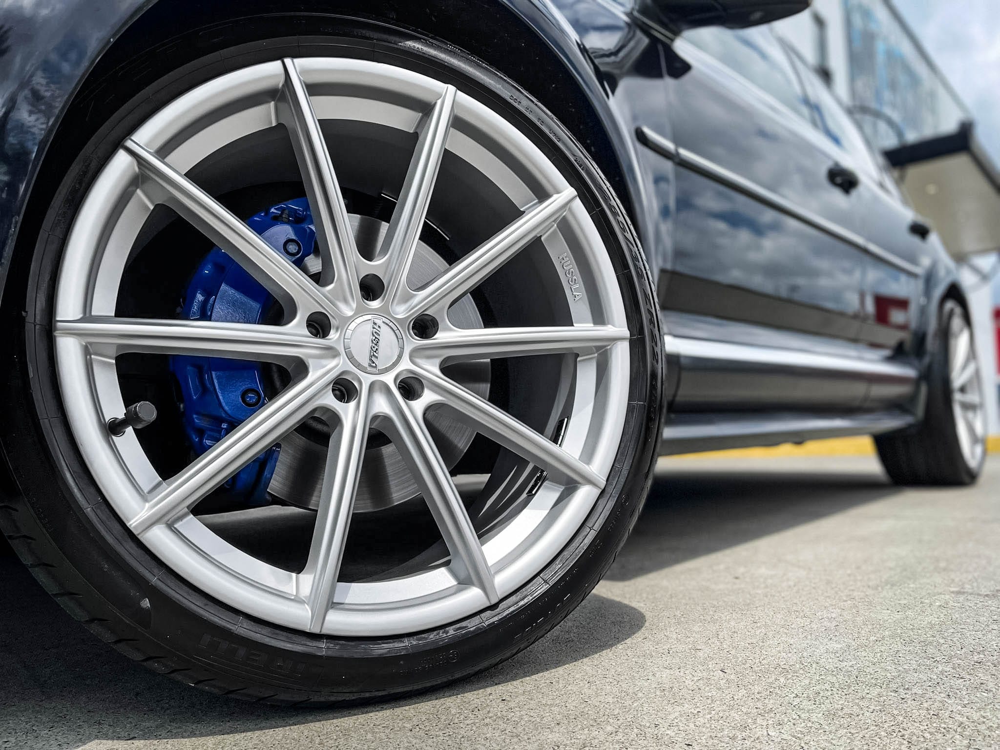 Hussla MOZ Alloy Wheels – Volkswagen Touareg Fitment | Premium Crystal Silver